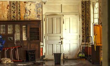 Old Wooden Hotel Escape Game Screenshot