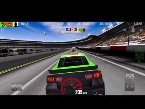 Screenshot dari video Stock Car Racing