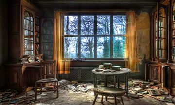 Abandoned Library Escape Game Screenshot