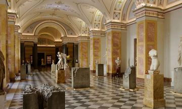 Escape From Hermitage Museum Game Screenshot