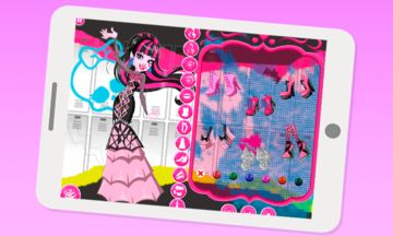 Dress up Draculaura Game Screenshot