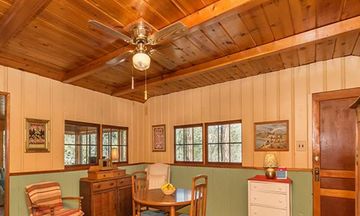 Captura de Tela do Jogo Historic Mountain Cabin Escape