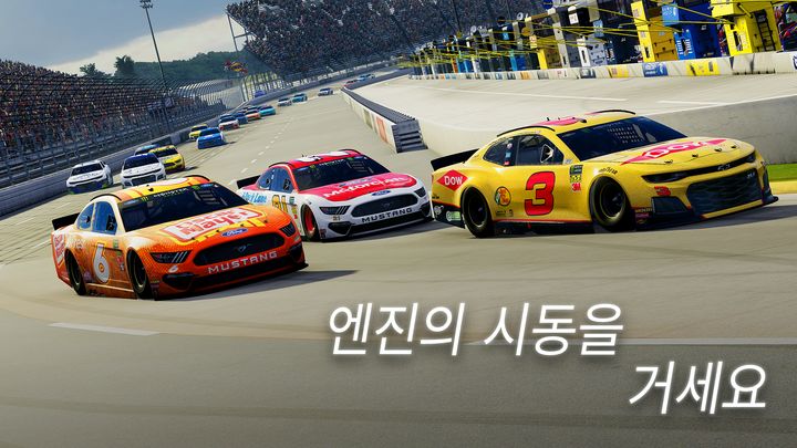Screenshot 1 of NASCAR Heat Mobile 4.3.9