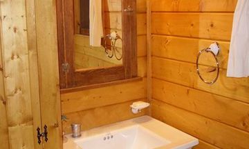 Captura de Tela do Jogo Historic Mountain Cabin Escape