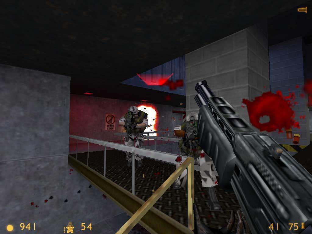 Half-Life Game Screenshot