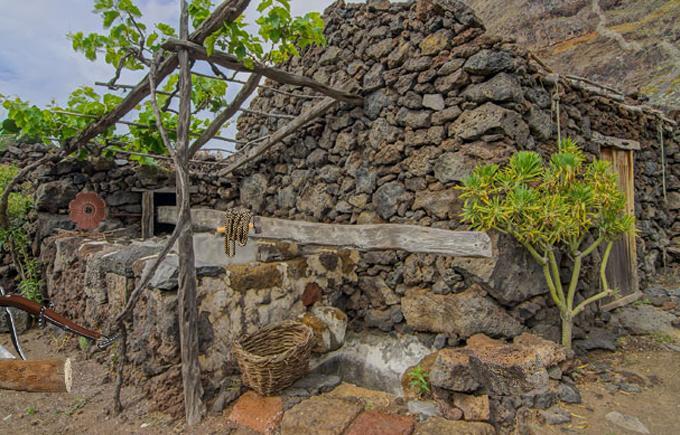 Medieval Village Escape Game Screenshot