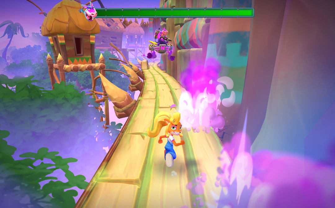 Crash Bandicoot: On the Run! screenshot game