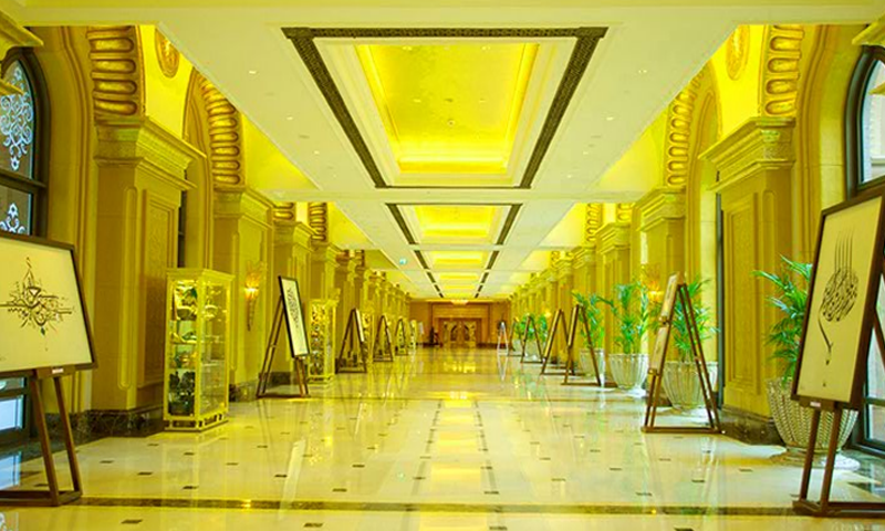 Escape From Emirates Palace Game Screenshot