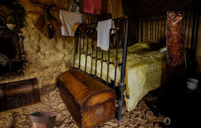 Medieval Village Escape Game Screenshot