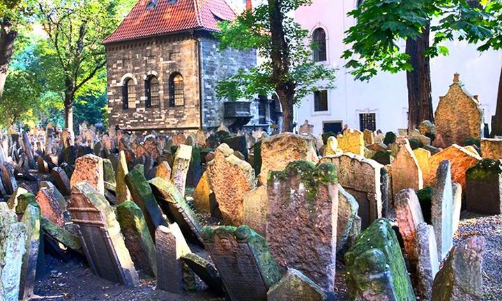 Cuplikan Layar Game Creepy Cementery Escape