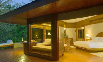 Escape From Aman Resorts Game Screenshot
