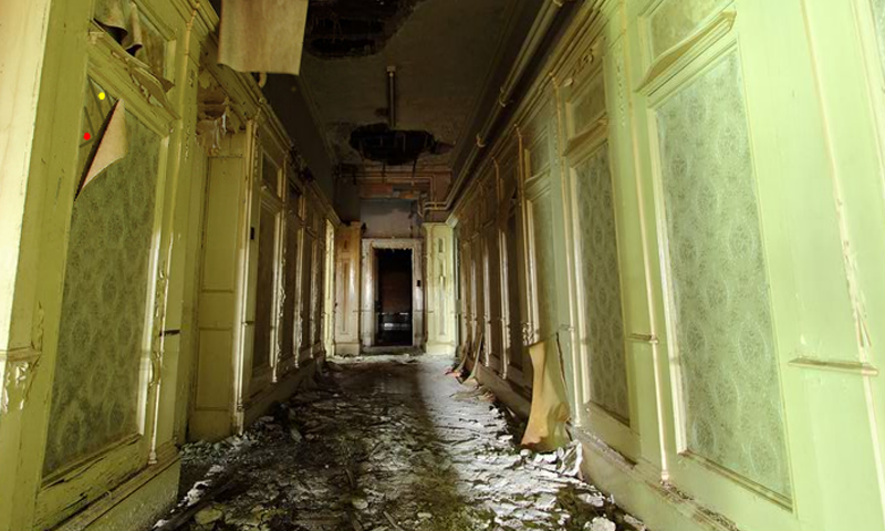 Escape From Pool Park Asylum Game Screenshot