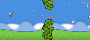 Save the bee vs Flying Saucers Game Screenshot