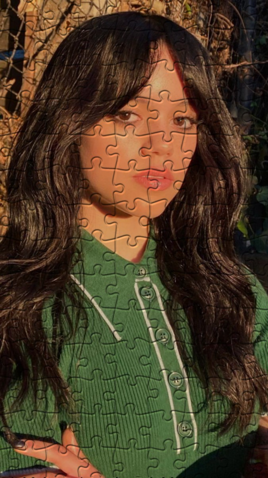 Jenna Ortega Jigsaw Puzzles Game Screenshot