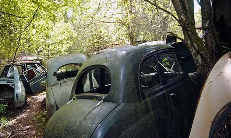 Screenshot of Bastnas Car Graveyard Escape