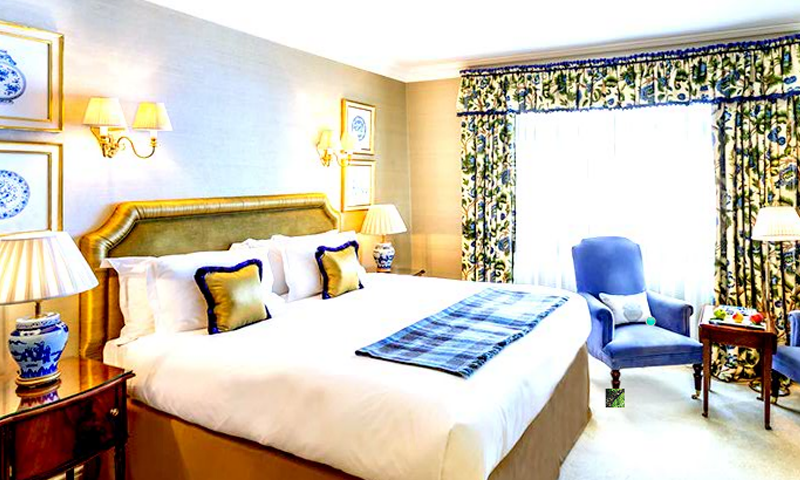 Escape From Stafford London Game Screenshot