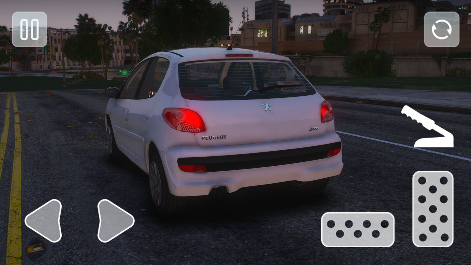 Screenshot of Peugeot 207: City & Parking