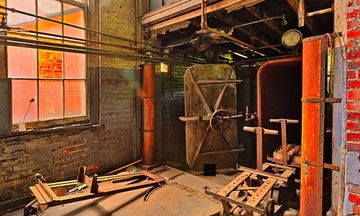 Abandoned Silk Mill Escape 게임 스크린샷